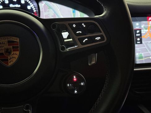 Used 2019 Porsche Cayenne Turbo AWD/4WD image 40