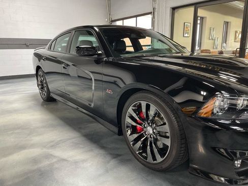 Used 2014 Dodge Charger SRT8 w/ Harman/Kardon Audio Group image 8