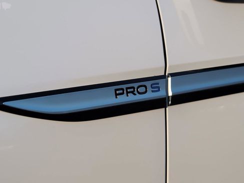 Used 2024 Volkswagen ID.4 Pro S image 10