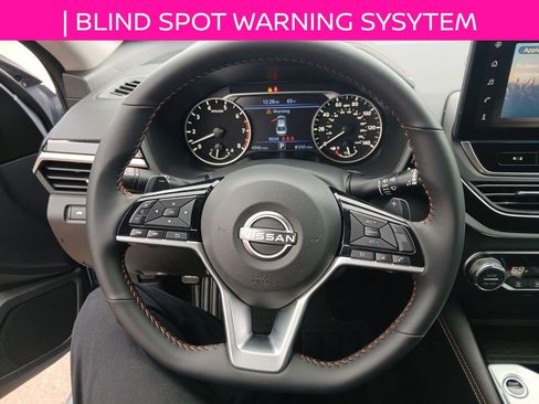 Used 2025 Nissan Altima 2.5 SR w/ SR Premium Package image 13