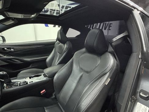 Used 2017 INFINITI Q60 3.0t w/ Cargo Package RWD image 19