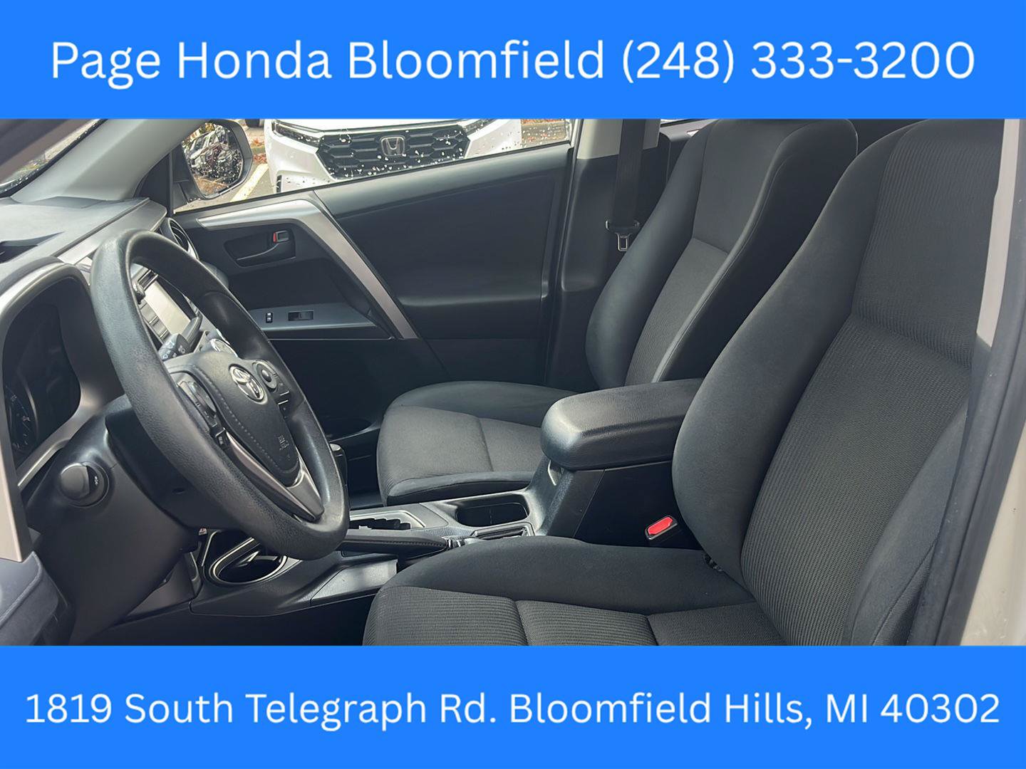 Used 2017 Toyota RAV4 LE FWD image 1