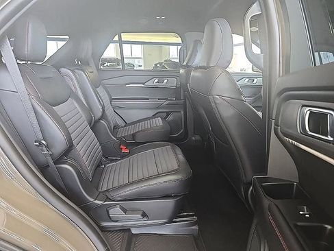 Used 2026 Ford Explorer ST-Line image 34