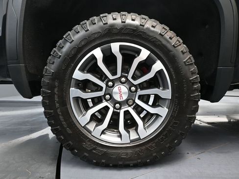 Used 2022 GMC Sierra 1500 AT4 w/ AT4 Premium Package AWD/4WD image 17