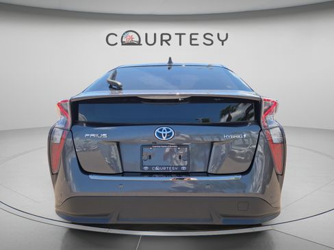 Used 2017 Toyota Prius Four Touring w/ Premium Convenience Package FWD image 4
