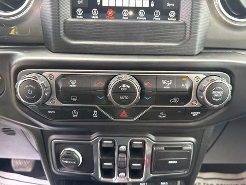 Used 2021 Jeep Wrangler Unlimited Sahara AWD/4WD image 23