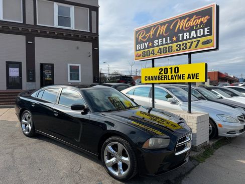 Used 2012 Dodge Charger SXT Plus image 1