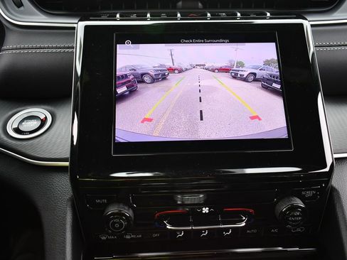 New 2026 Jeep Grand Cherokee Laredo AWD/4WD image 18