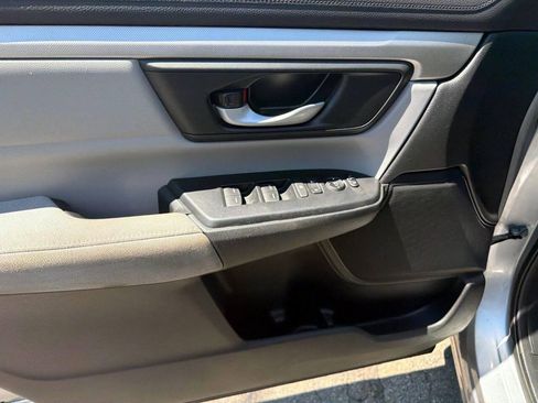 Used 2018 Honda CR-V LX image 16