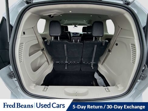 Used 2024 Chrysler Pacifica Touring-L FWD image 36