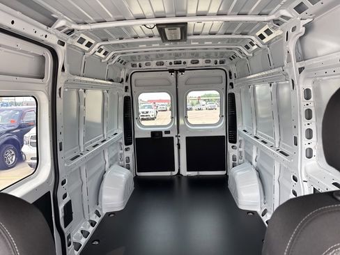 New 2025 RAM ProMaster 3500 w/ Quick Order Package 22G SLT image 31