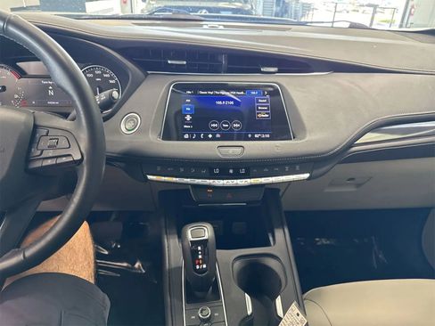 Used 2019 Cadillac XT4 Luxury FWD image 14