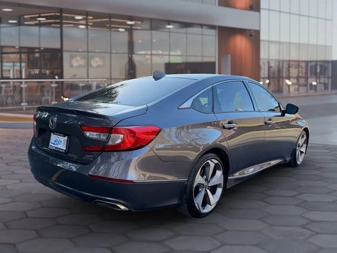 Used 2019 Honda Accord Touring image 10