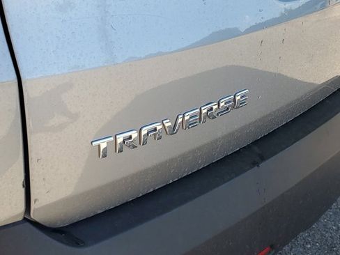 Used 2023 Chevrolet Traverse LT image 14