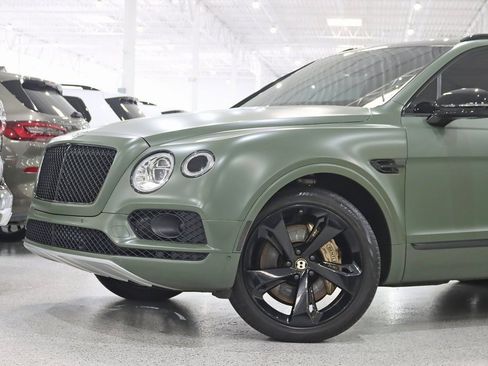 Used 2019 Bentley Bentayga image 2