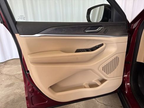 New 2025 Jeep Grand Cherokee L Limited w/ Trailer Tow Package image 10