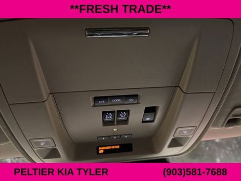 Used 2018 Chevrolet Silverado 1500 High Country image 23