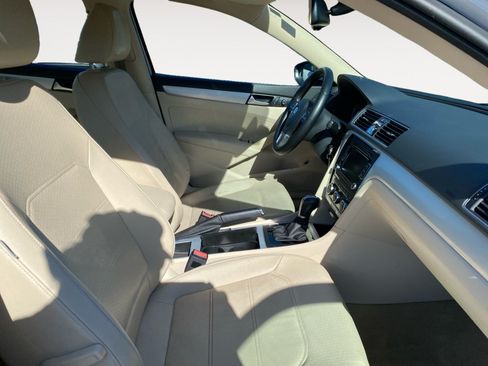 Used 2012 Volkswagen Passat 2.5 SE FWD image 13