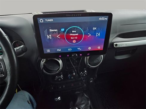 Used 2016 Jeep Wrangler Unlimited Sahara w/ Connectivity Group image 19