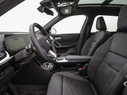 Used 2025 BMW X1 xDrive28i w/ Premium Package image 11