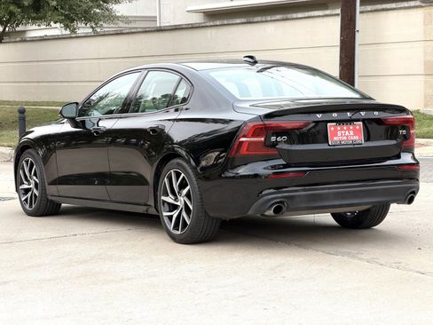 Used 2020 Volvo S60 T5 Momentum image 14