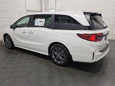New 2026 Honda Odyssey Touring image 5