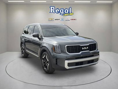 Used 2024 Kia Telluride EX w/ EX Captain's Chair Package