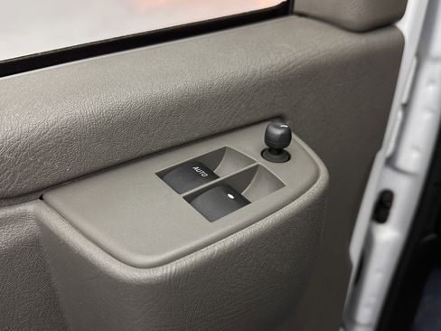 Used 2022 Chevrolet Express 2500 w/ Driver Convenience Package image 11