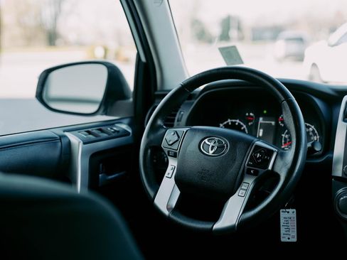 Used 2021 Toyota 4Runner SR5 image 13