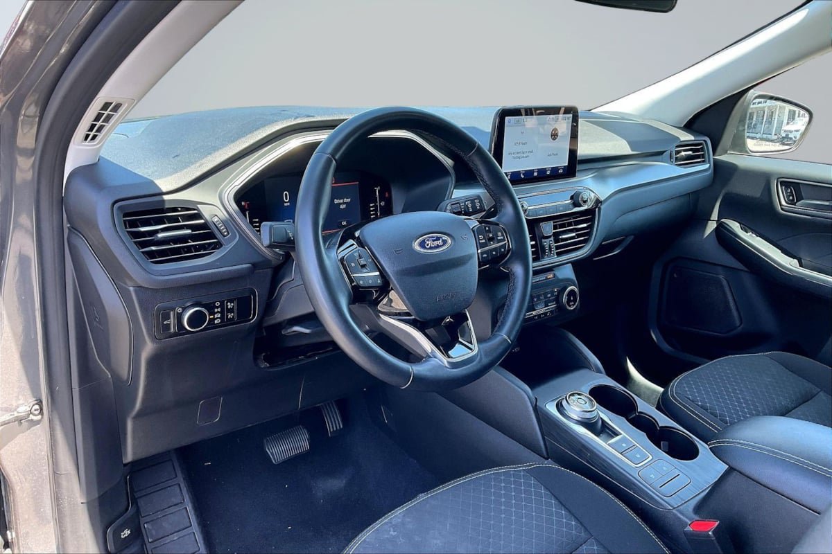 Used 2023 Ford Escape Active w/ Cold Weather Package FWD image 14