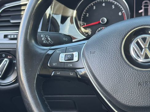 Used 2018 Volkswagen Golf SEL FWD image 23
