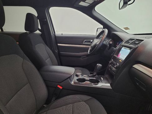Used 2018 Ford Explorer XLT w/ Equipment Group 201A image 21