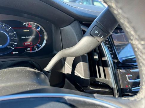 Used 2018 Cadillac Escalade Premium Luxury image 21