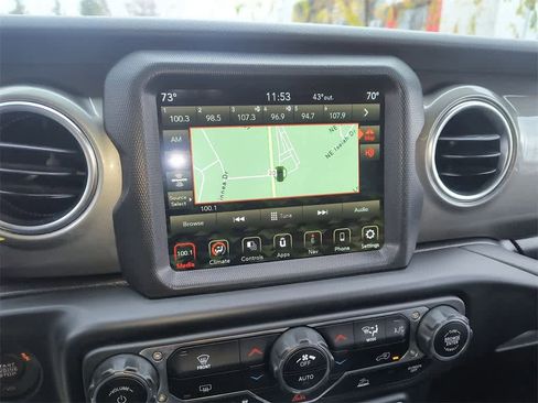 Used 2023 Jeep Wrangler Sahara image 16