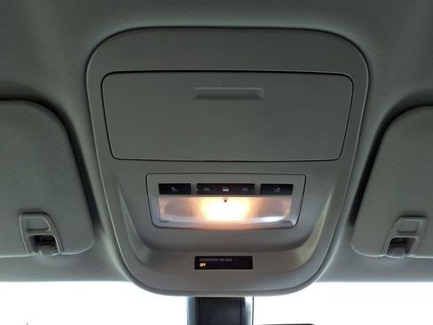 Used 2022 Chevrolet Colorado LT AWD/4WD image 23