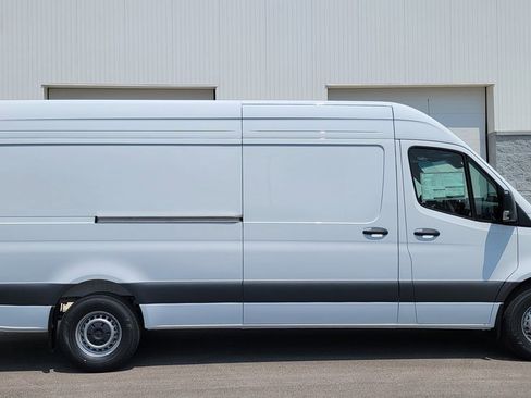 New 2025 Mercedes-Benz Sprinter 2500 image 1