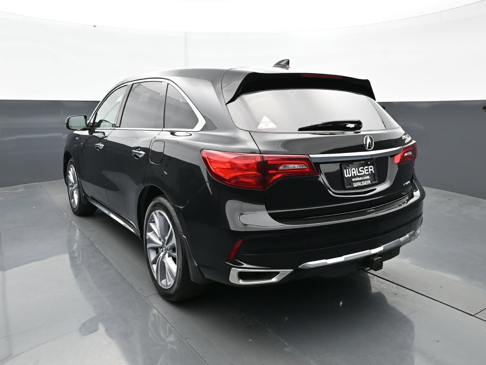 Used 2018 Acura MDX w/ Technology Package AWD/4WD image 4