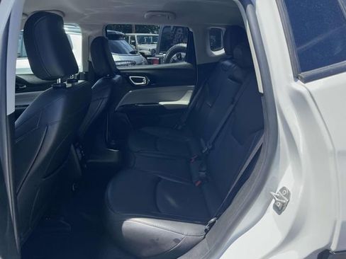 Certified 2022 Jeep Compass Limited AWD/4WD image 12