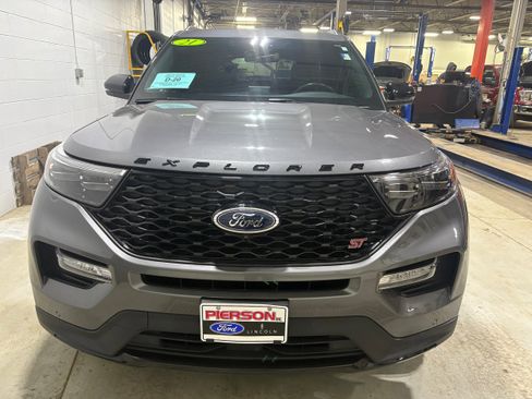 Used 2021 Ford Explorer ST w/ Equipment Group 401A image 2