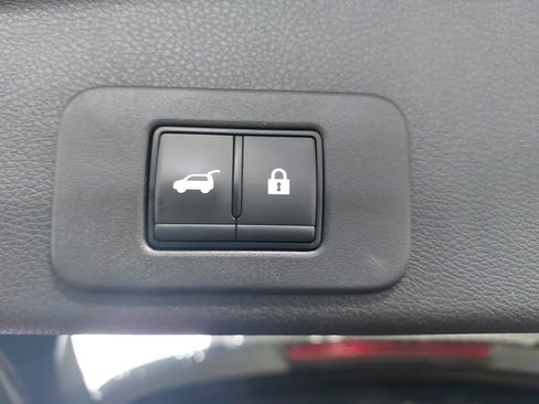 Certified 2025 Nissan Murano SL w/ Cargo Package AWD/4WD image 13
