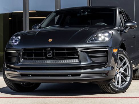 Certified 2026 Porsche Macan AWD/4WD image 7