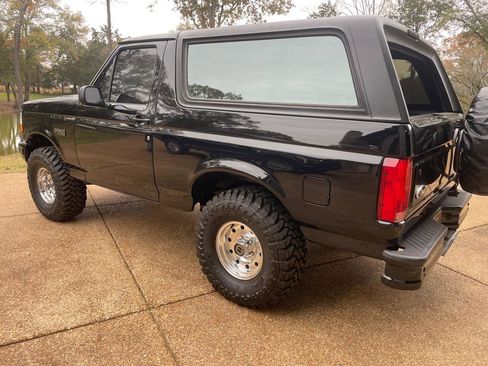 Used 1995 Ford Bronco XLT AWD/4WD image 7