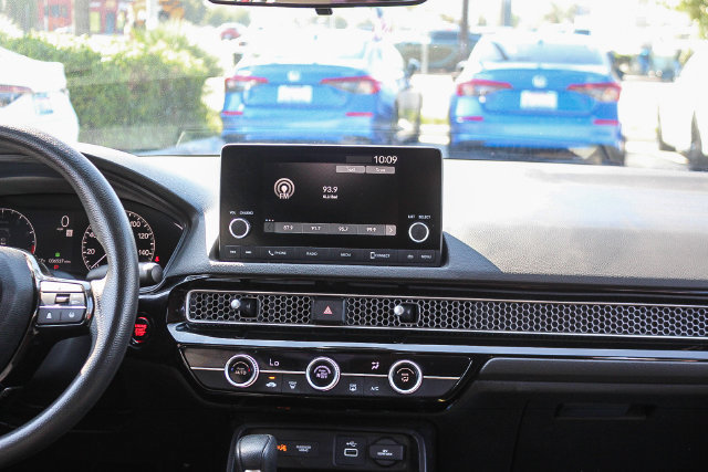Used 2023 Honda Civic LX image 17
