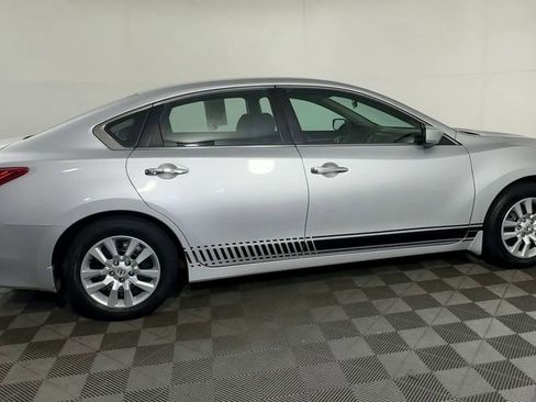 Used 2016 Nissan Altima 2.5 S w/ Power Driver Seat Package FWD image 12