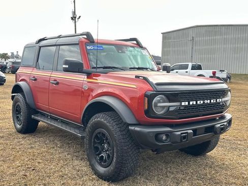 Certified 2023 Ford Bronco Wildtrak image 9