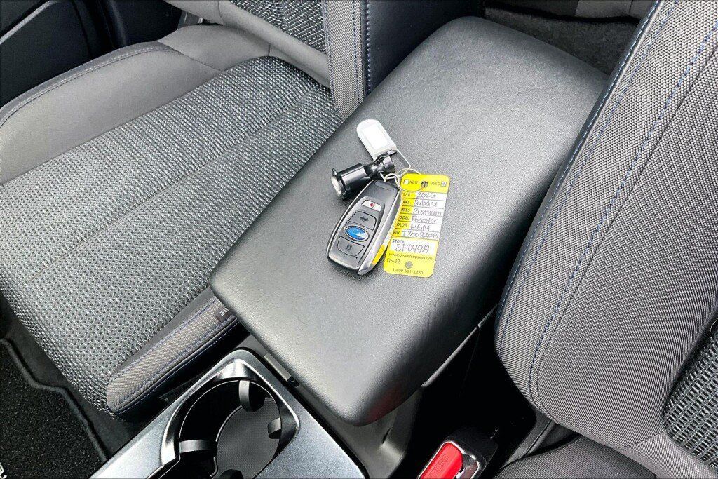 Used 2026 Subaru Forester Premium AWD/4WD image 18