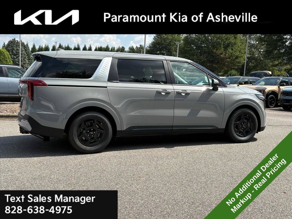 New 2027 Kia Carnival FWD image 7