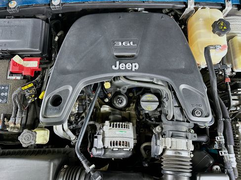 Used 2020 Jeep Wrangler Unlimited Sport S AWD/4WD image 32