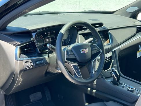 New 2026 Cadillac XT5 Premium Luxury w/ LPO, ONYX Package FWD image 5
