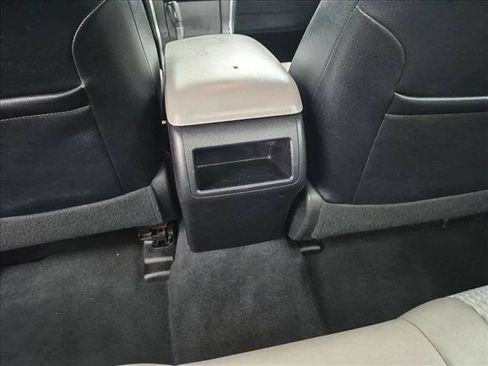 Used 2015 Toyota Camry SE FWD image 17